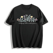 Teacher Helping Little Minds Grow Cotton T-Shirt in Black