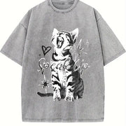 Retro- Loose-fitting with a Cute Cat and Snowflake Vintage Washed T-Shirt in Gray