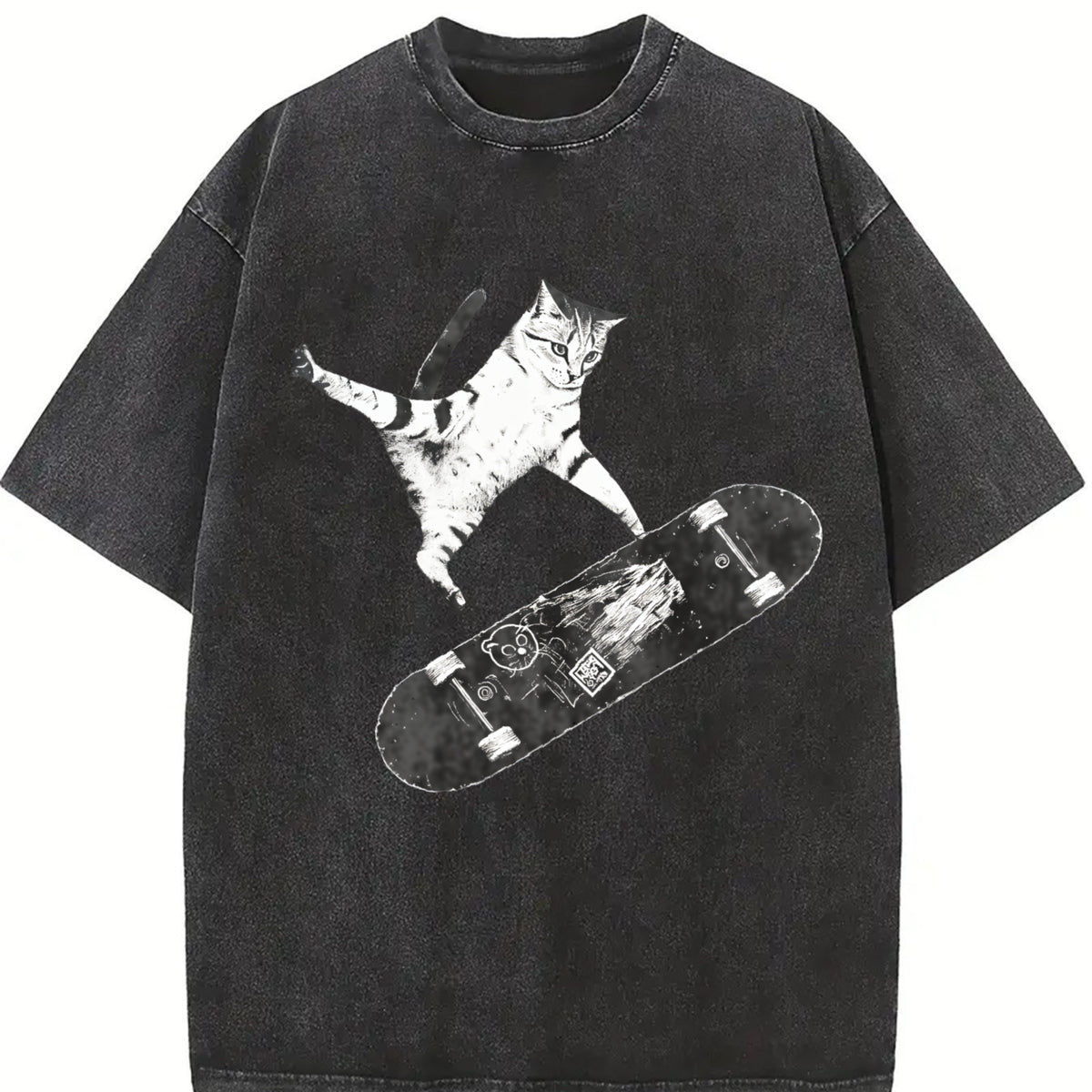 Skateboarding Cat Y2k Cat Vintage Washed T-Shirt in Black