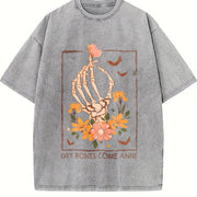 Y2K a Skeleton Hand Grasping a Heart and Flowers Vintage Washed T-Shirt in Gray