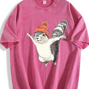 Winter Squirrel Short-sleeved with Orange Yarn Hat Vintage Washed T-Shirt in Red