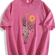 Loose-fitting with a Skull and Drop Shoulders Vintage Washed T-Shirt in Red
